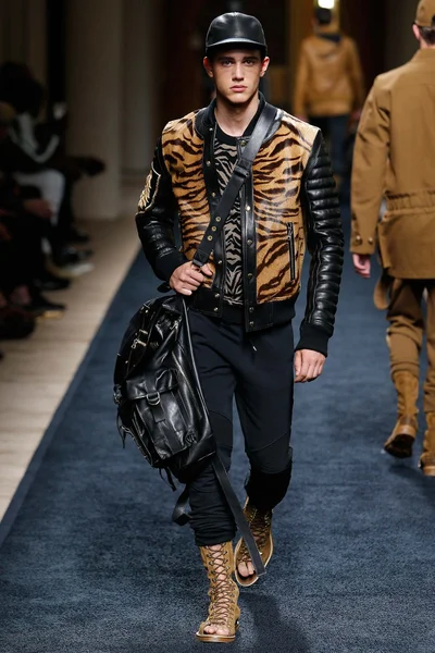 Look 44